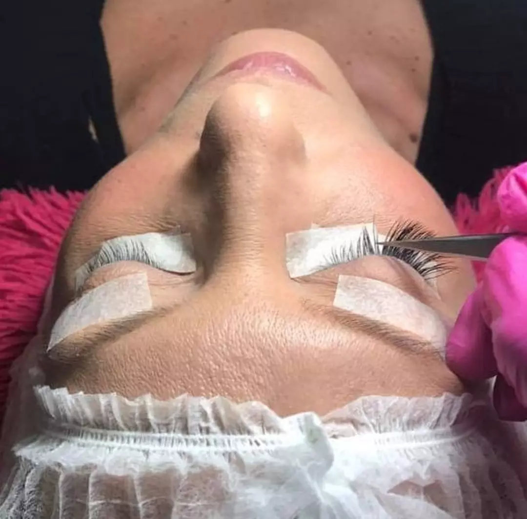 Extention βλεφαρίδων